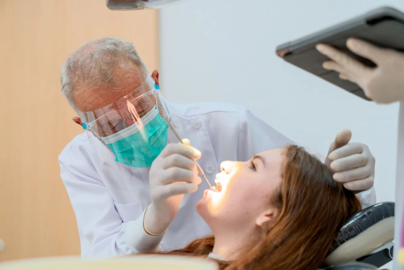 تشخیص میدلاین دندان 