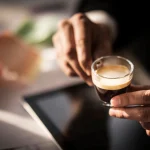 علائم و نشانه های آلرژی و حساسیت به قهوه